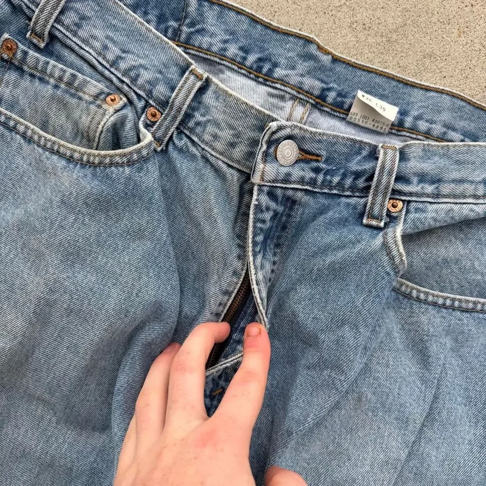 Vintage 90s Levi's 550 blue jeans Men’s Size 36x30